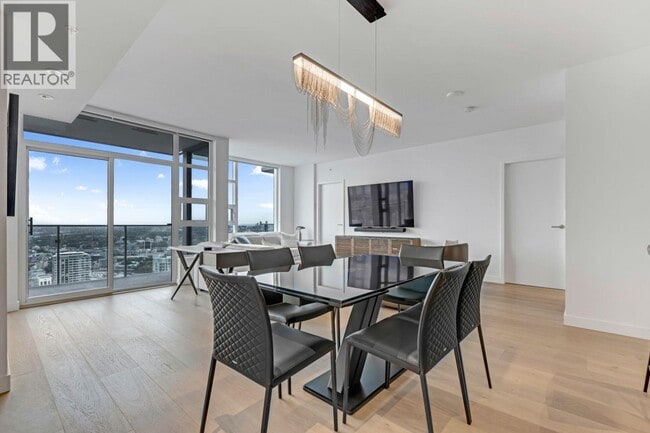 Building Photo - 1289 Hornby St