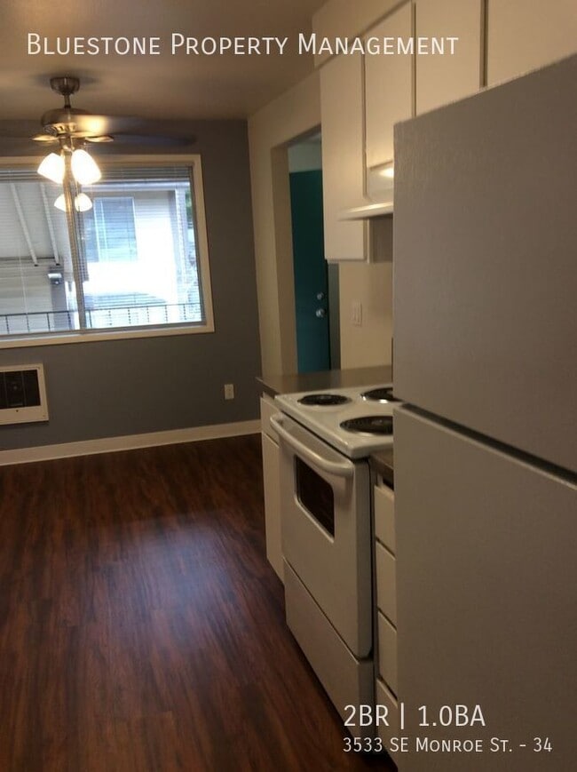 Building Photo - Upper Floor 2 Bedroom With W/D Hookups