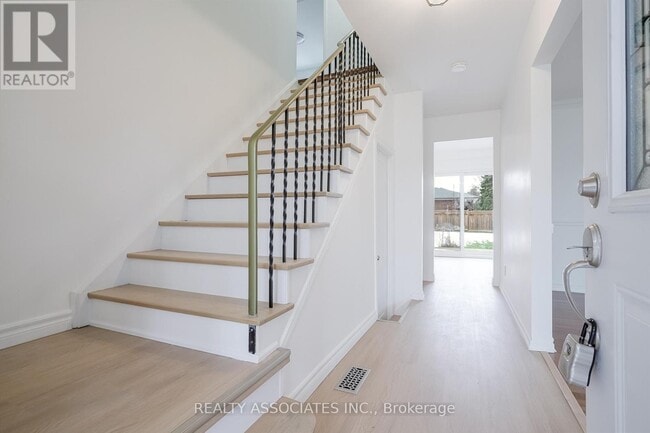 Building Photo - 358 Lawson Rd