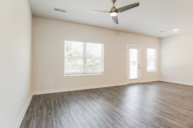 Foto del edificio - 5509 Cathwick Dr