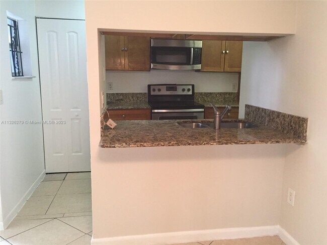 Foto del edificio - 474 NE 210th Cir Terrace