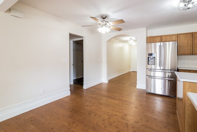 Building Photo - 324 Cohen Cir