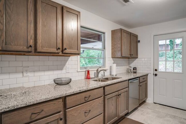 Foto del edificio - 1989 Wee Kirk Road