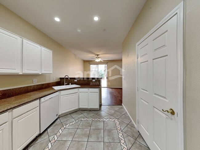 Foto del edificio - 1144 Evening Ridge St