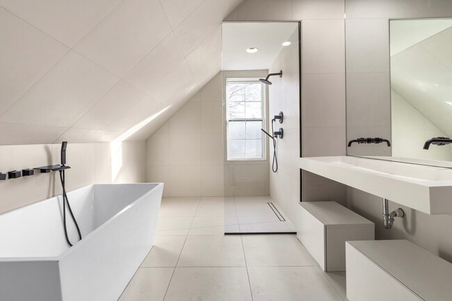 Building Photo - 1517 S Alabama St