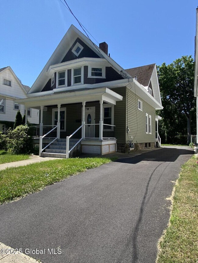 Foto del edificio - 2134 Fairview Ave