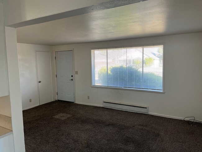 Building Photo - West Peninsula Duplex