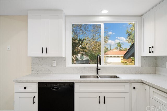 Building Photo - 2844 Adelita Dr