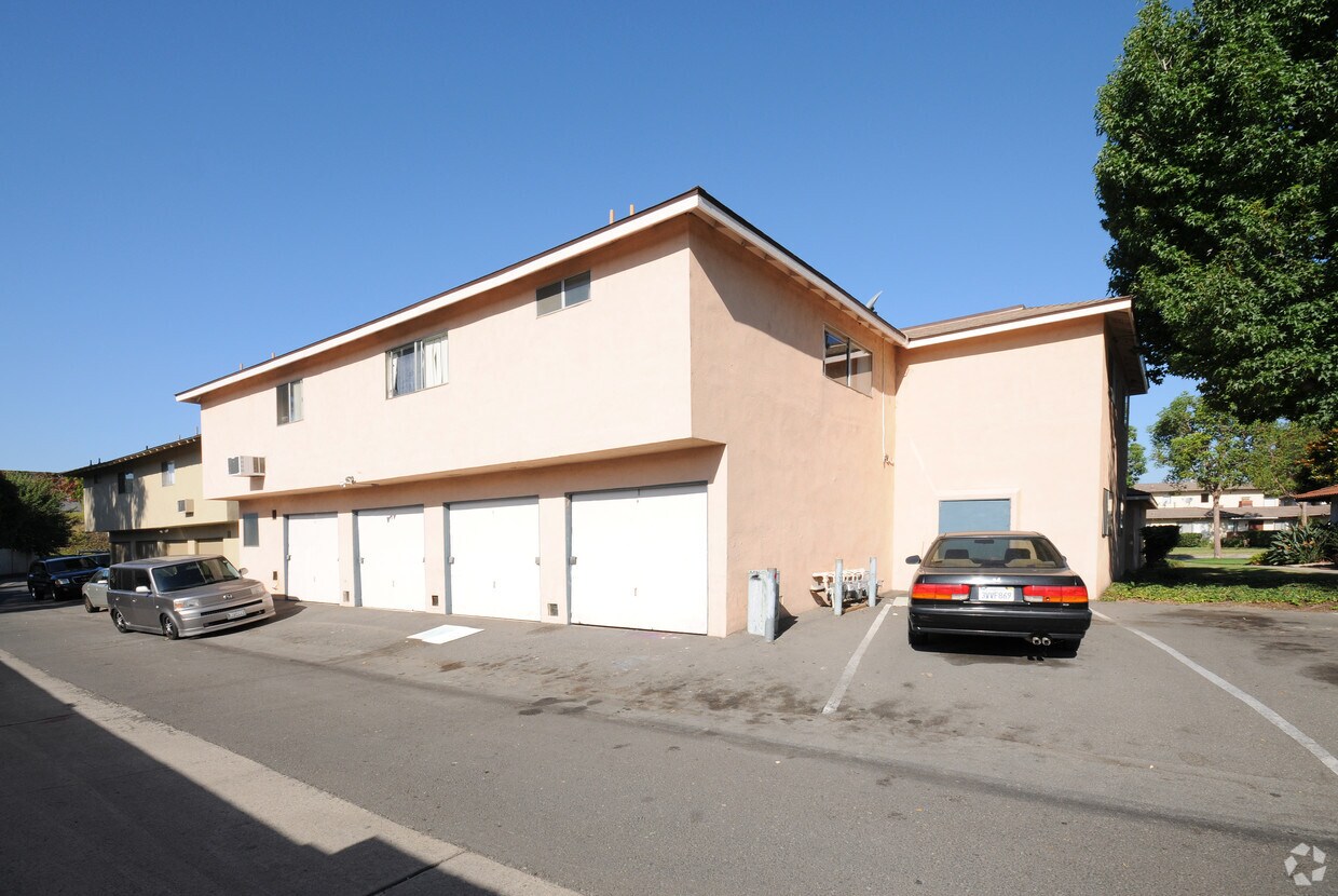 Building Photo - 641 S Fashion Park St
