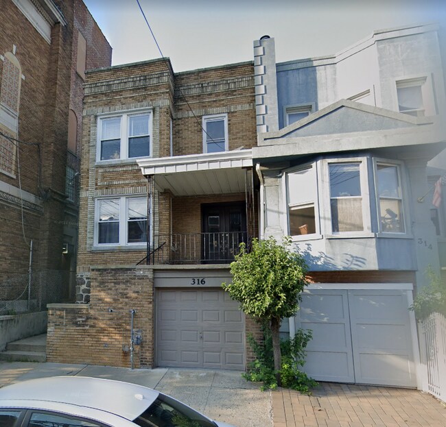 Building Photo - 316 64th St