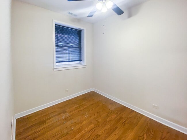 Building Photo - 849 W Cornelia Ave