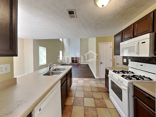 Foto del edificio - 3817 Majestic Ln SW