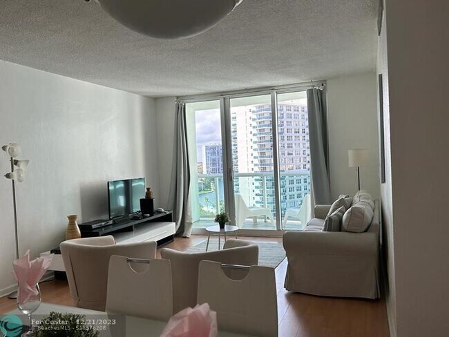 Building Photo - 3901 ocean