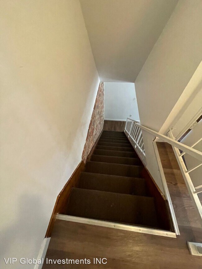 Building Photo - 2 br, 1 bath House - 917 W. Sierra Madre B...