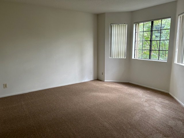Building Photo - 623 E Cypress Ave