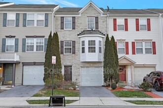 Building Photo - 779 Monet Dr