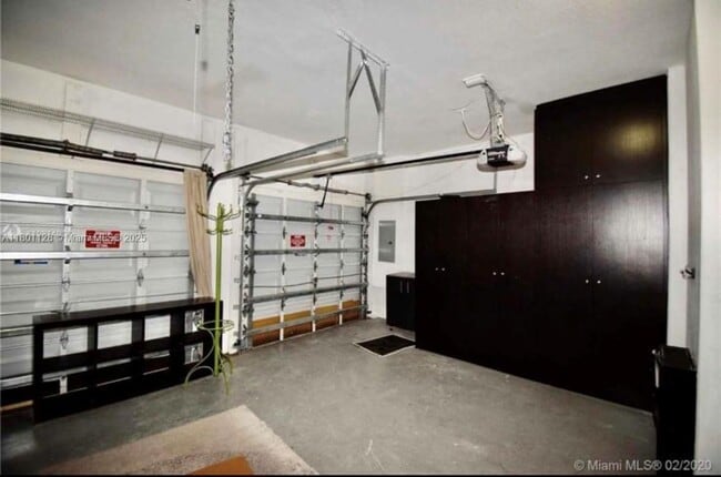 Building Photo - 7670 NW 113th Path