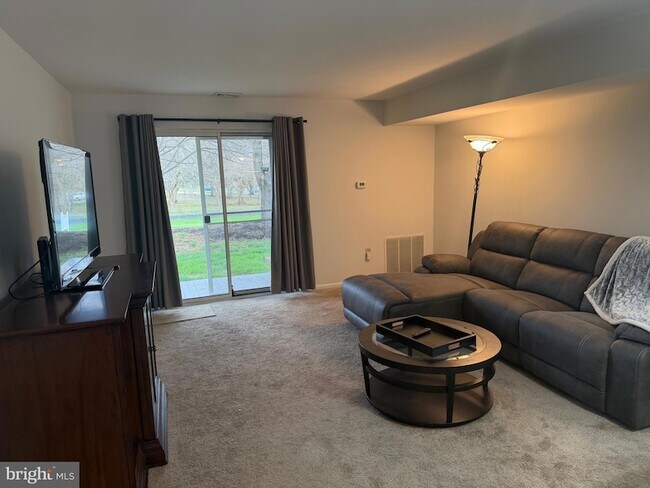 Foto del edificio - 106 Pinewood Dr