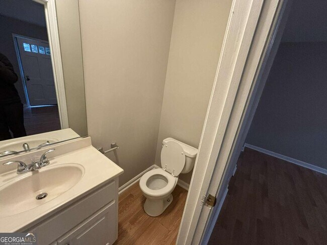 Foto del edificio - 625 Simmons St