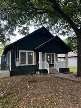 Building Photo - 909 N 10th St