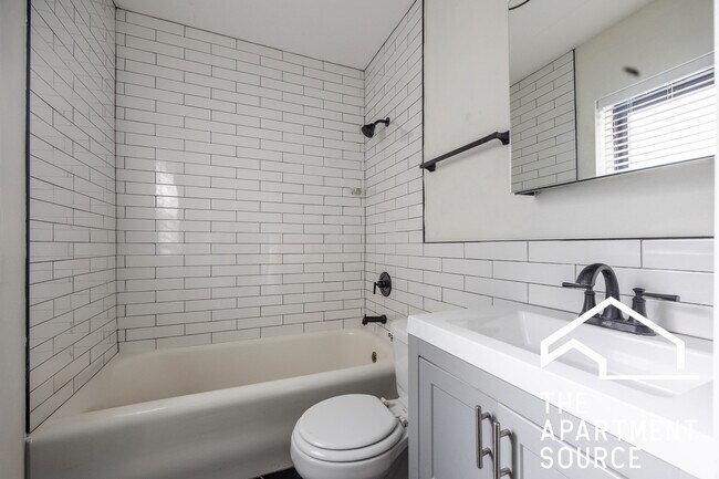 Foto del edificio - 5509 N Lincoln Ave