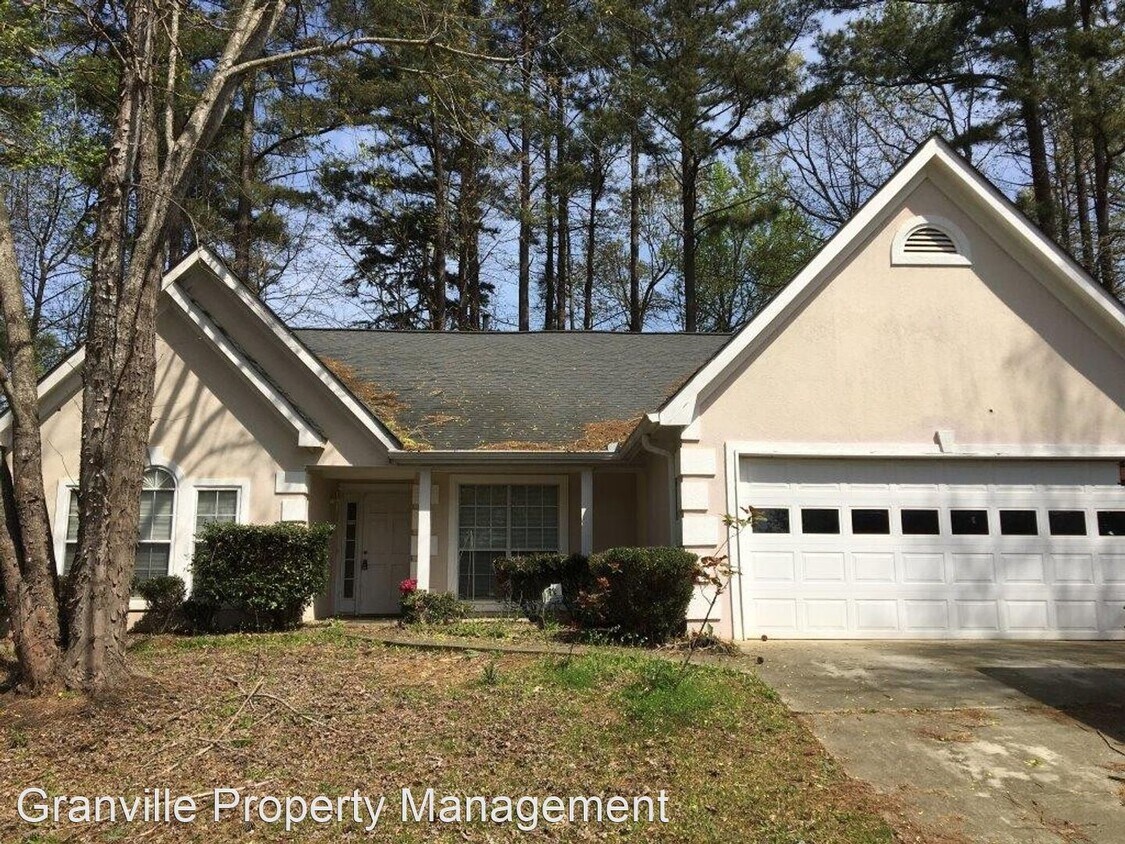 Primary Photo - 4 br, 2 bath House - 587 North Shore Rd