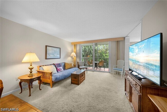 Foto del edificio - 400 Forest Lakes Blvd