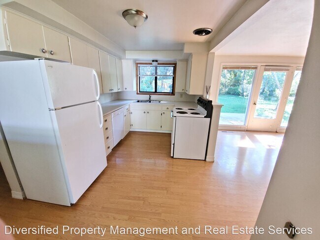 Building Photo - 4 br, 3 bath House - 1155 SW Stamm Pl