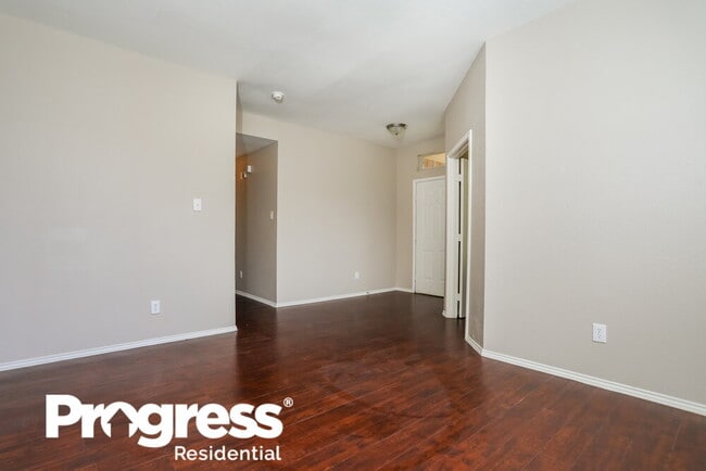 Foto del edificio - 4405 Crystal Ln