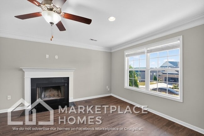 Building Photo - 1129 Cloud View Dr
