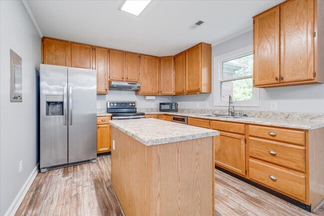 Foto del edificio - 113 Village Trail Dr