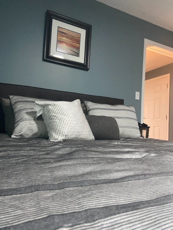 Building Photo - 1759 E 8th St