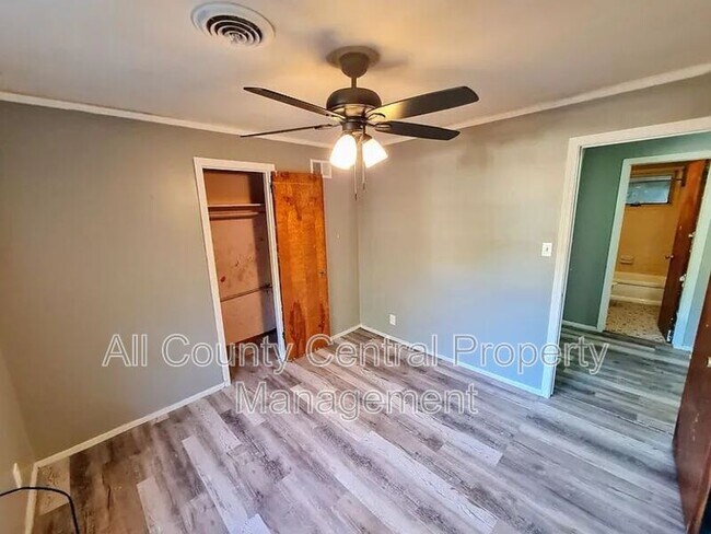 Foto del edificio - 3346 Bedford Ln