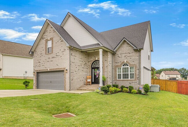 Building Photo - Pet Friendly Four Bedroom!
