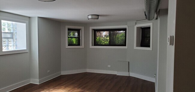 Foto del edificio - 1473 W Catalpa Ave