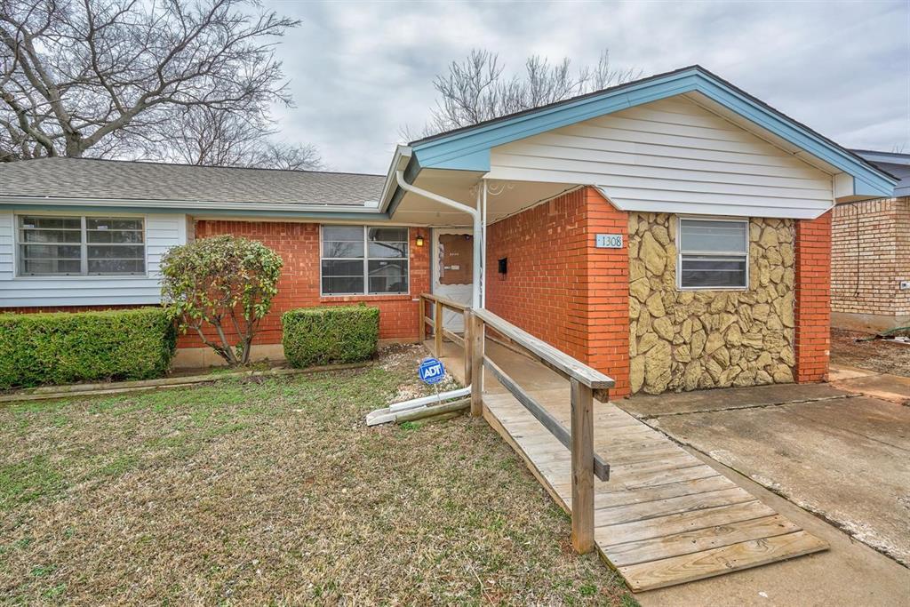 Foto principal - 1308 NE 25th St