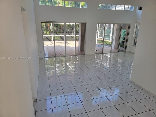 Foto del edificio - 4520 NW 93rd Doral Cir E
