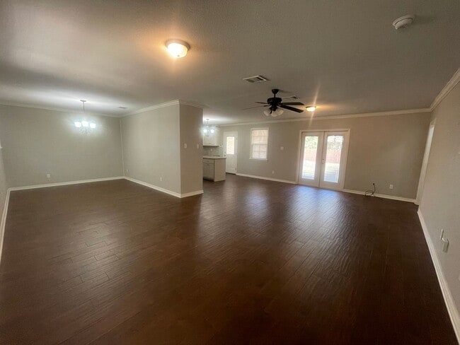 Building Photo - Broadmoor Gem! Come See Today!