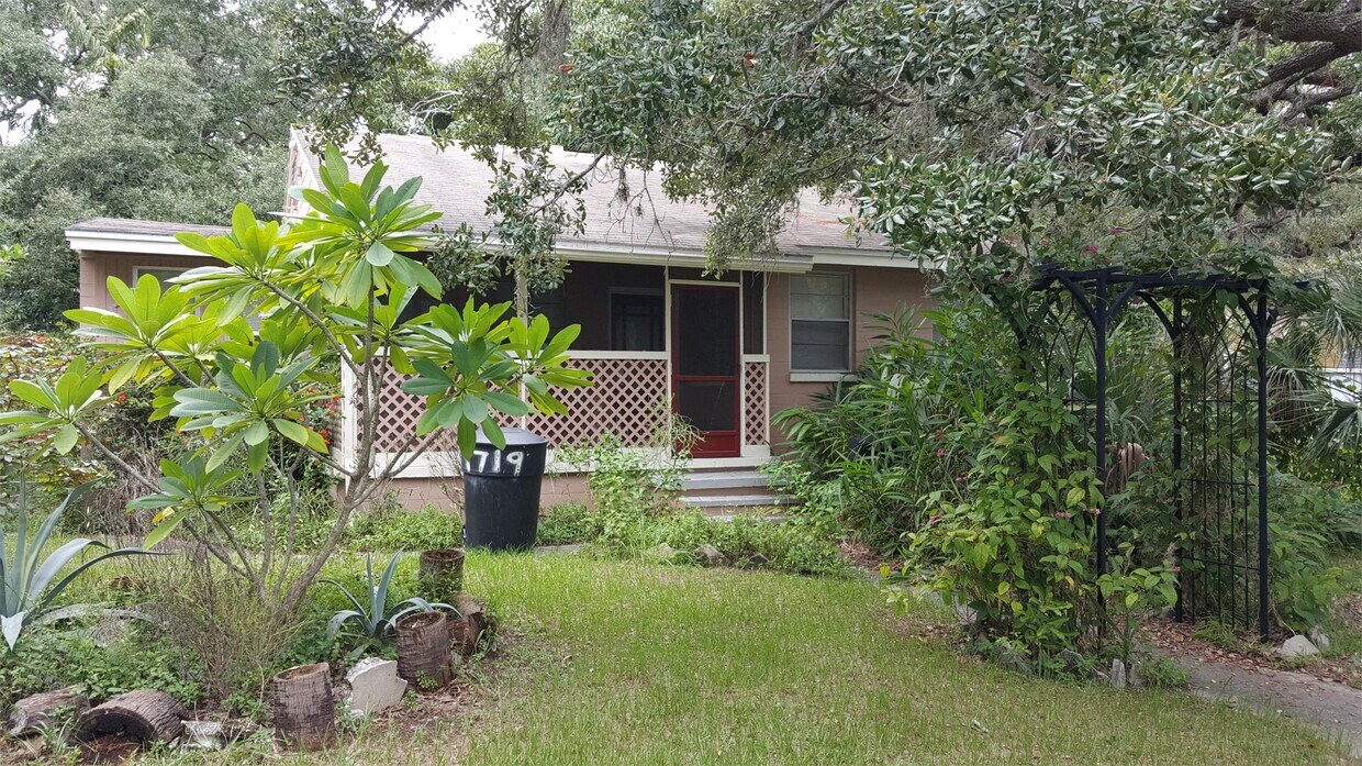 1719 7th St S, Saint Petersburg, FL 33701 House Rental in Saint