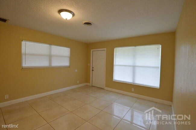 Foto del edificio - 1211 NW 63rd Ave