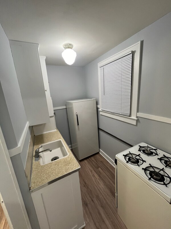 Foto del edificio - 318 W 2nd St