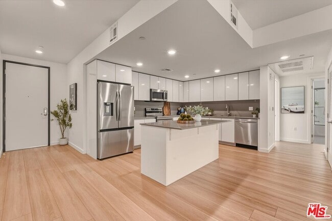 Building Photo - 1759 N Gower St