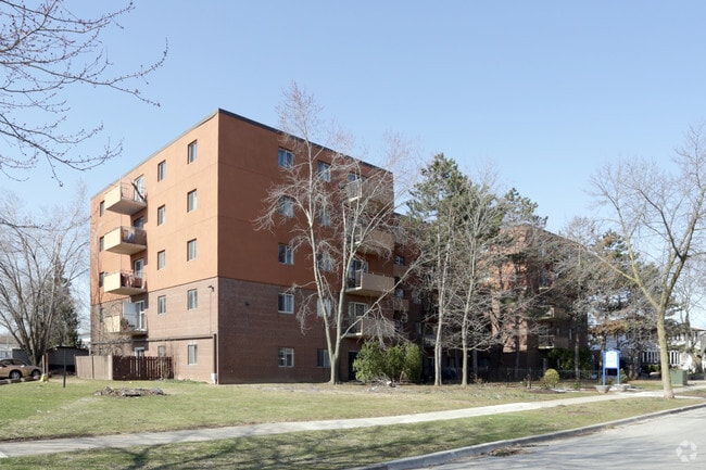 Building Photo - 1030 Pearson Dr