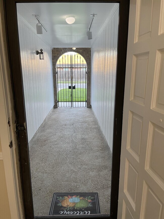 Foto del edificio - 108 Highland Dr