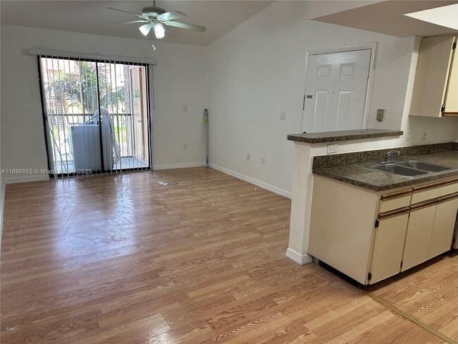 Building Photo - 10441 SW 156th Ct