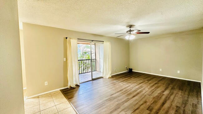 Foto del edificio - 2 bedroom 2 bath Condo in Temple Terrace a...