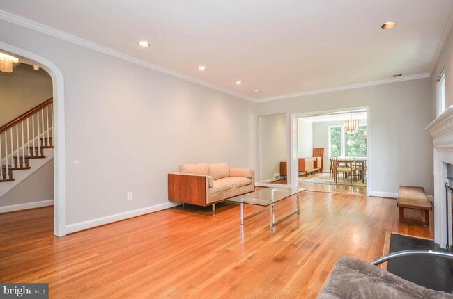 Building Photo - 3044 Davenport St NW