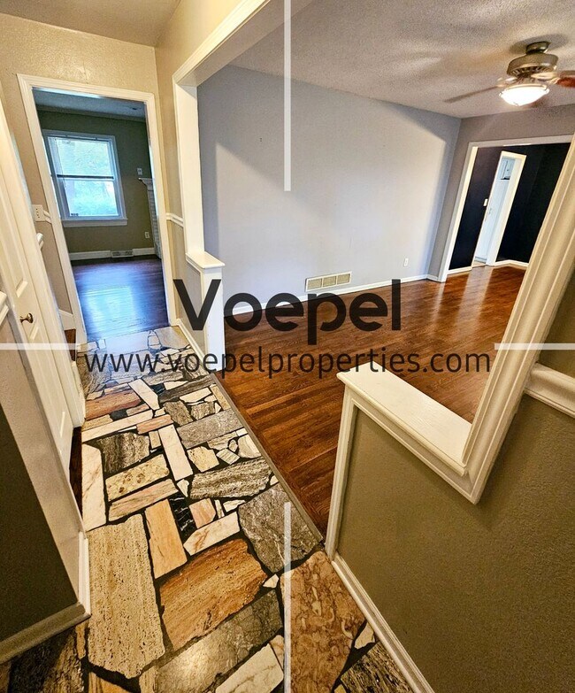 Foto del edificio - AVAILABLE NOW with MOVE IN SPECIAL! Overla...