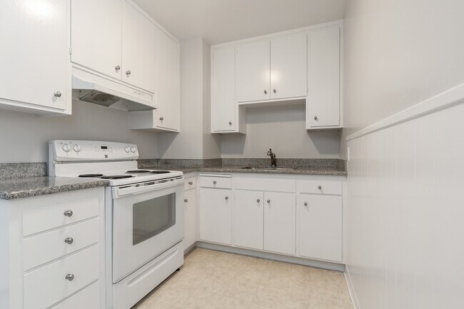 Kitchen - 1266 18th Ave