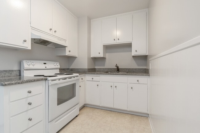 Kitchen - 1266 18th Ave